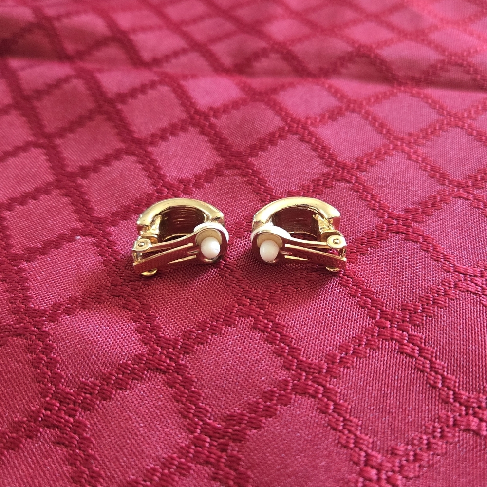 VTG Purple & Gold Clip-on Earrings - Picture 4 of 7
